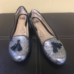 Sofft leather lined Silver shoes Size 8